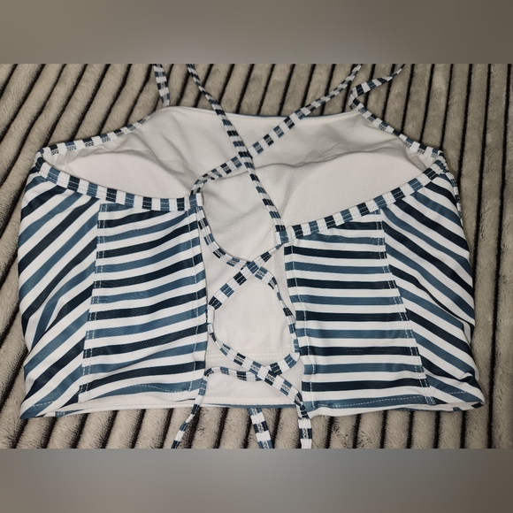 NWOT Striped Tie Back Bikini Set Size large - Picture 14 of 16